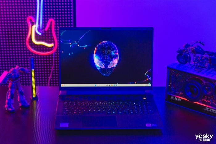 ALIENWARE M18全面评测：酷睿i9HX+RTX 4080，巨屏游戏神器